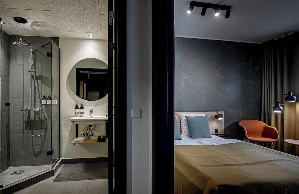 Plus, Comfort, Queen Bed, Balcony
