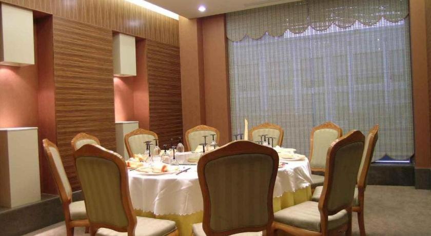 Zhangjiagang Guomao Hotel 33/42