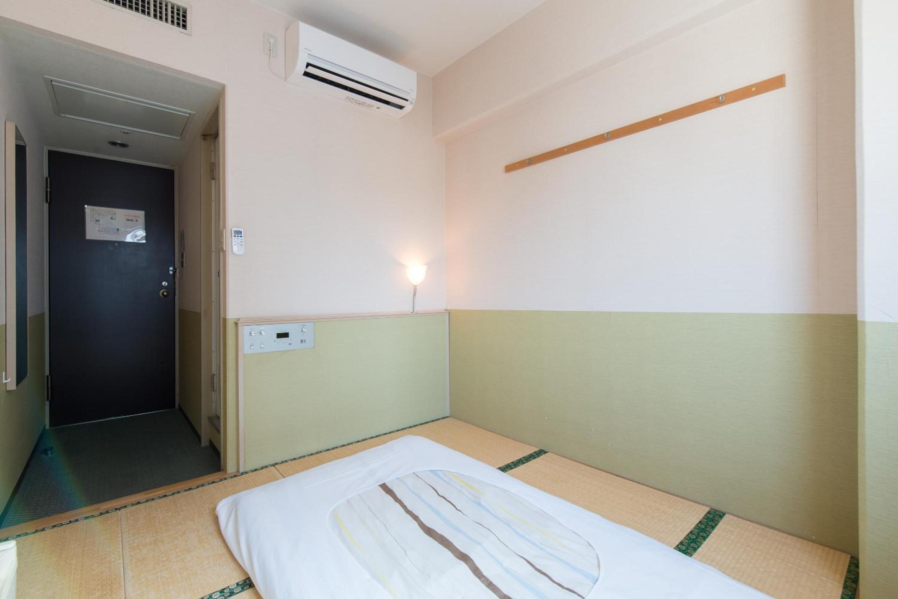 Japanese, Single, Futon Bed, Smoking