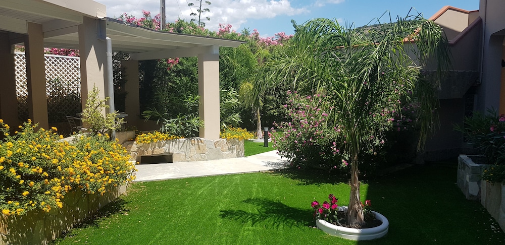 Palm Village 66/69