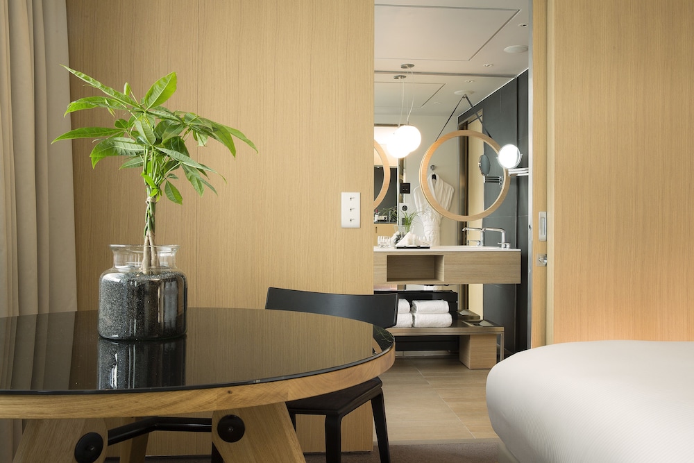 LE CINQ CODET 65/77
