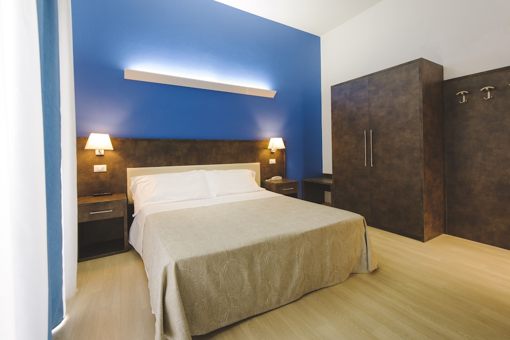 HOTEL GIULIA 26/74