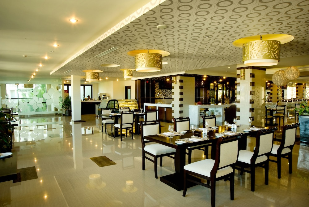 Olalani Resort and Condotel 48/69