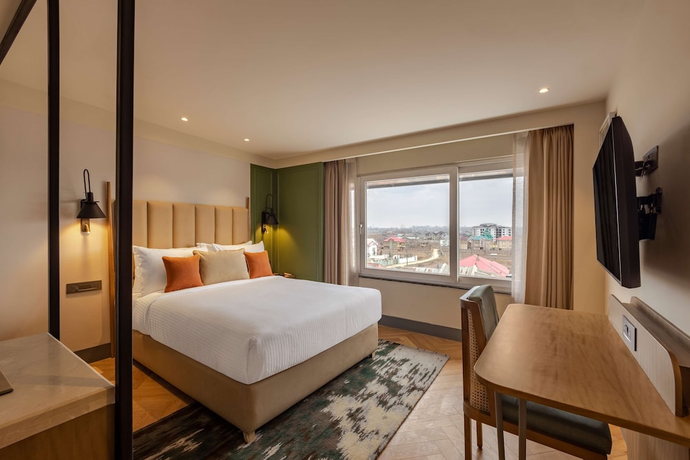Sarovar Portico Srinagar 28/54