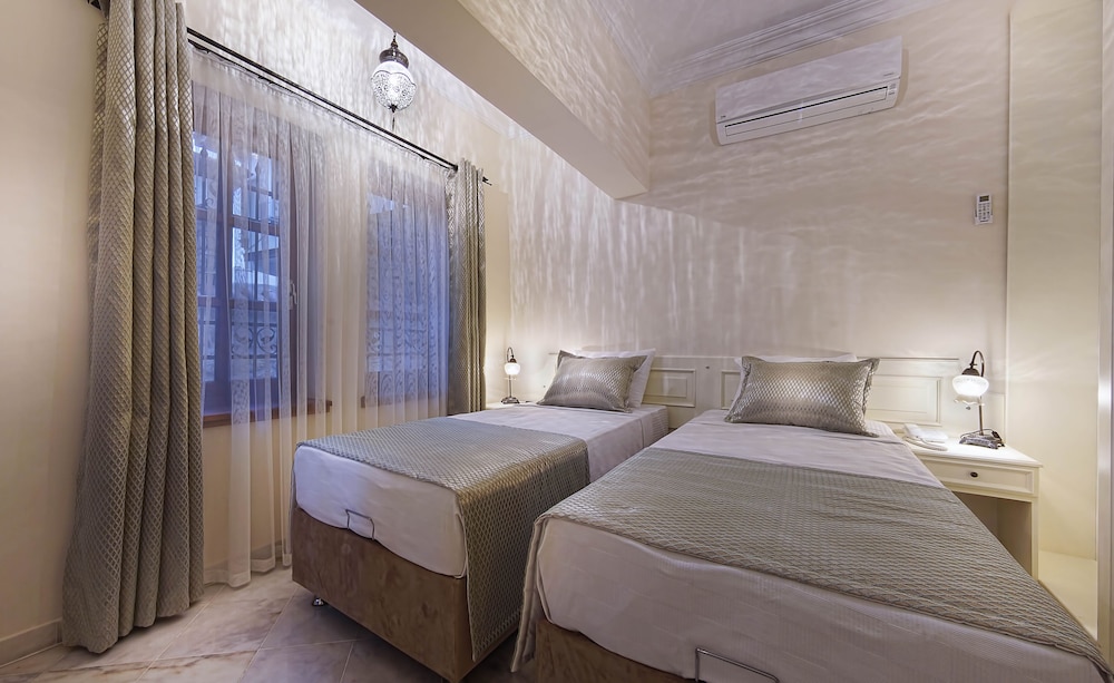 Minyon Hotel 27/74