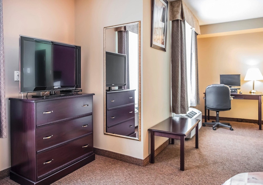 Quality Inn Orleans, ON 39/53
