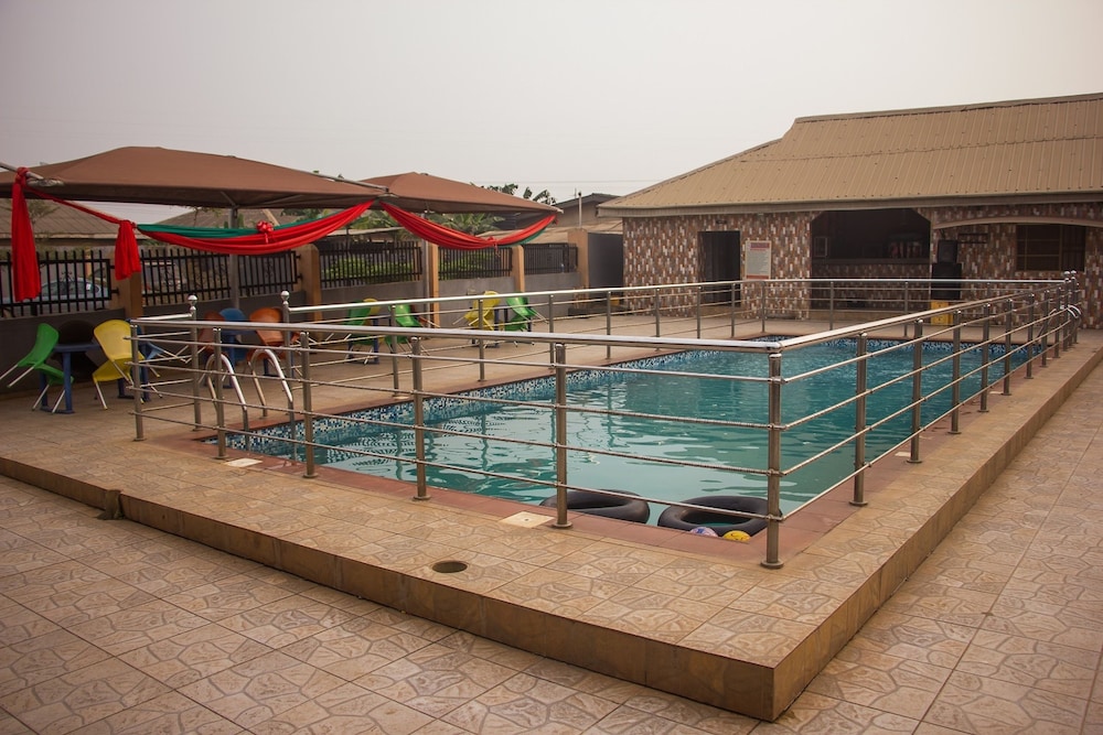 Duckland Hotel And Suites Ltd 5/26