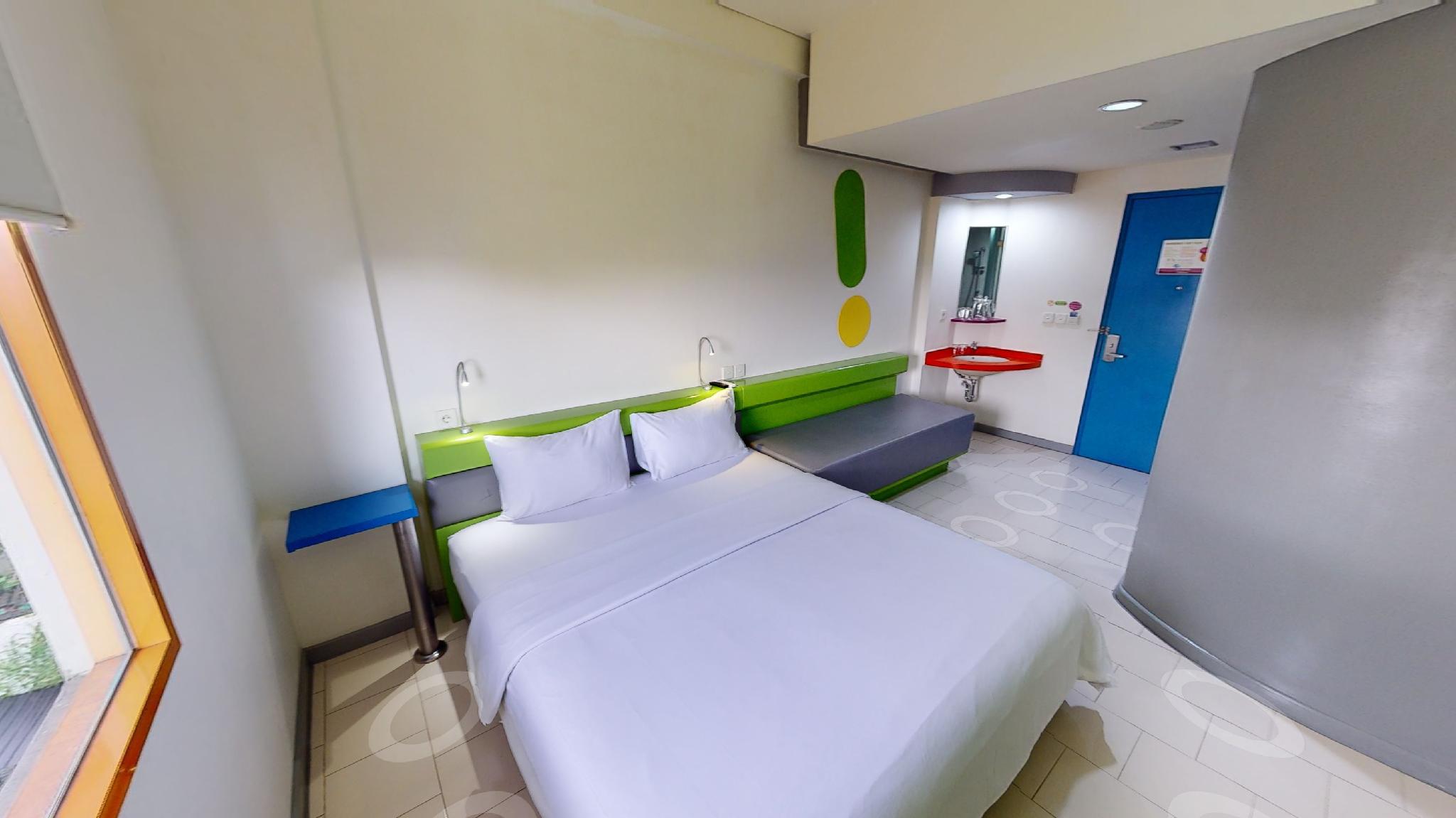 POP, DOUBLE OR TWIN BED