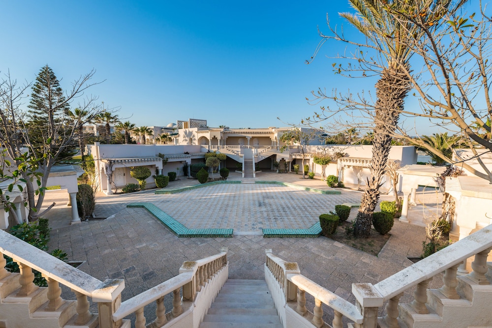 LE ROYAL HAMMAMET 46/50