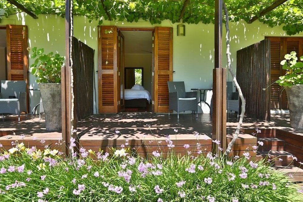 L Avenir Country Lodge 1/25