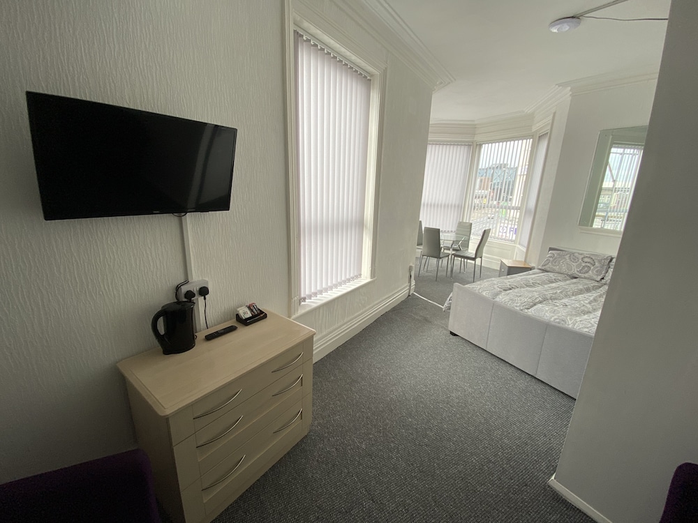 Honley Hotel 22/30