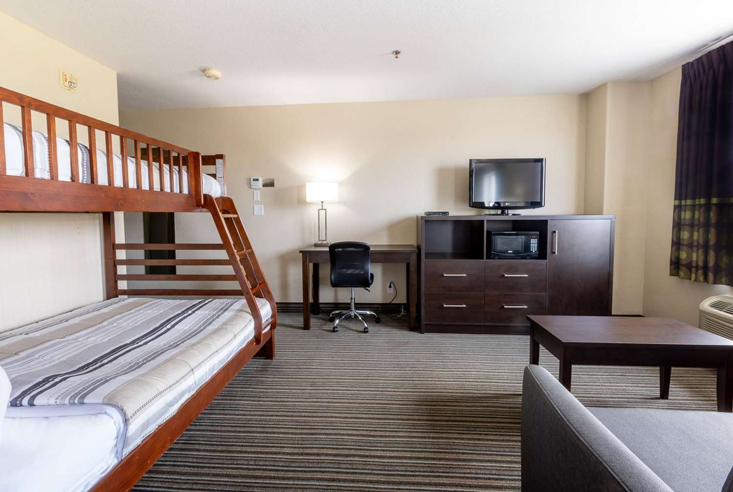 Super 8 By Wyndham Truro Ns 7/26