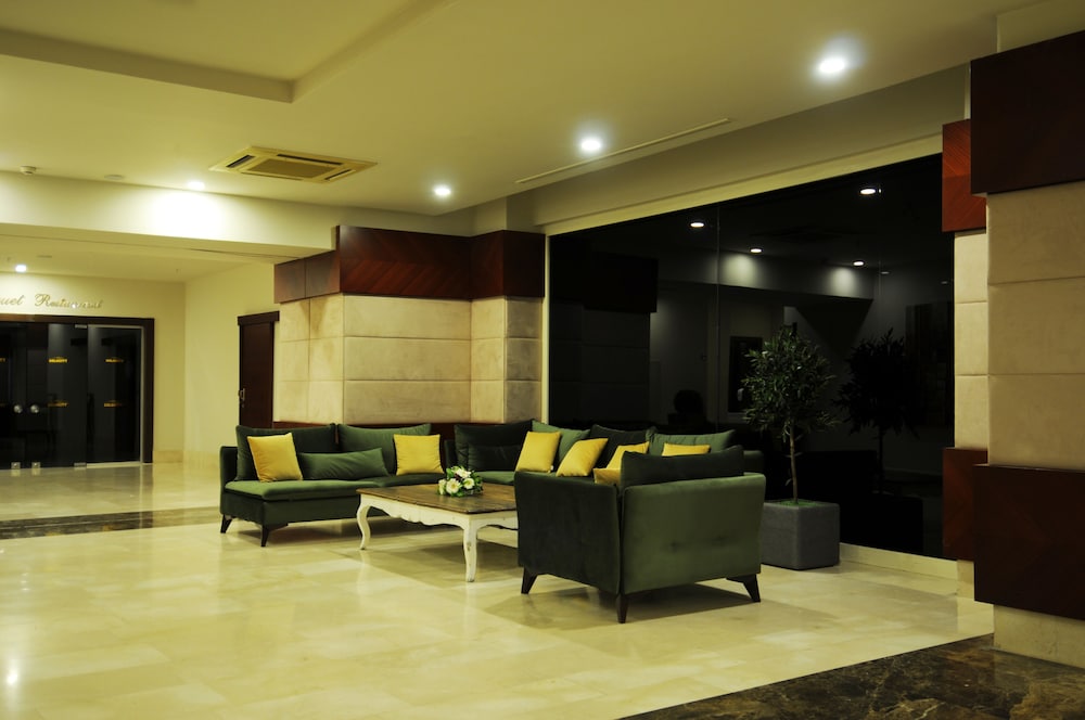 Goldcity Hotel 48/68