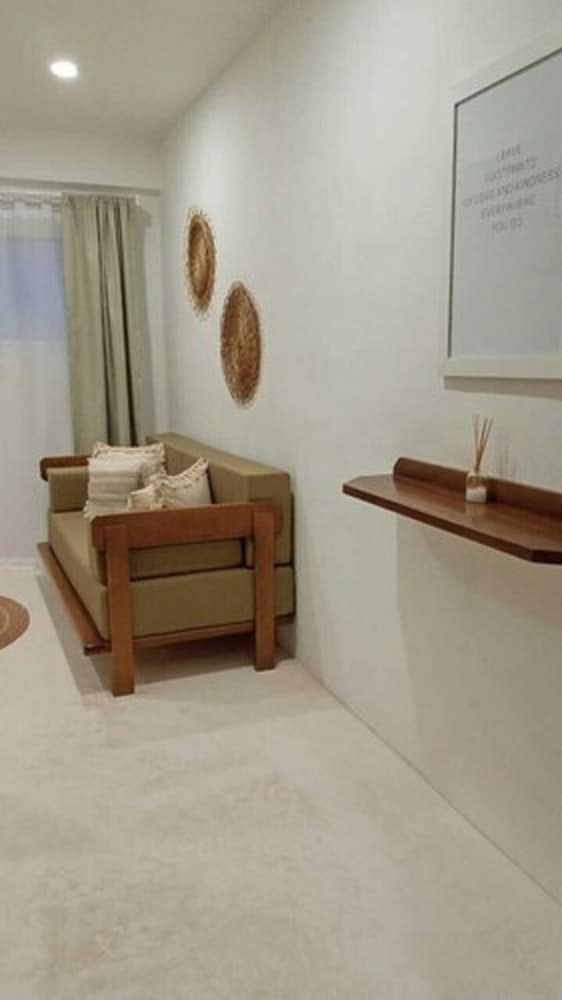 Noah Beach Hotel and Suites 25/55