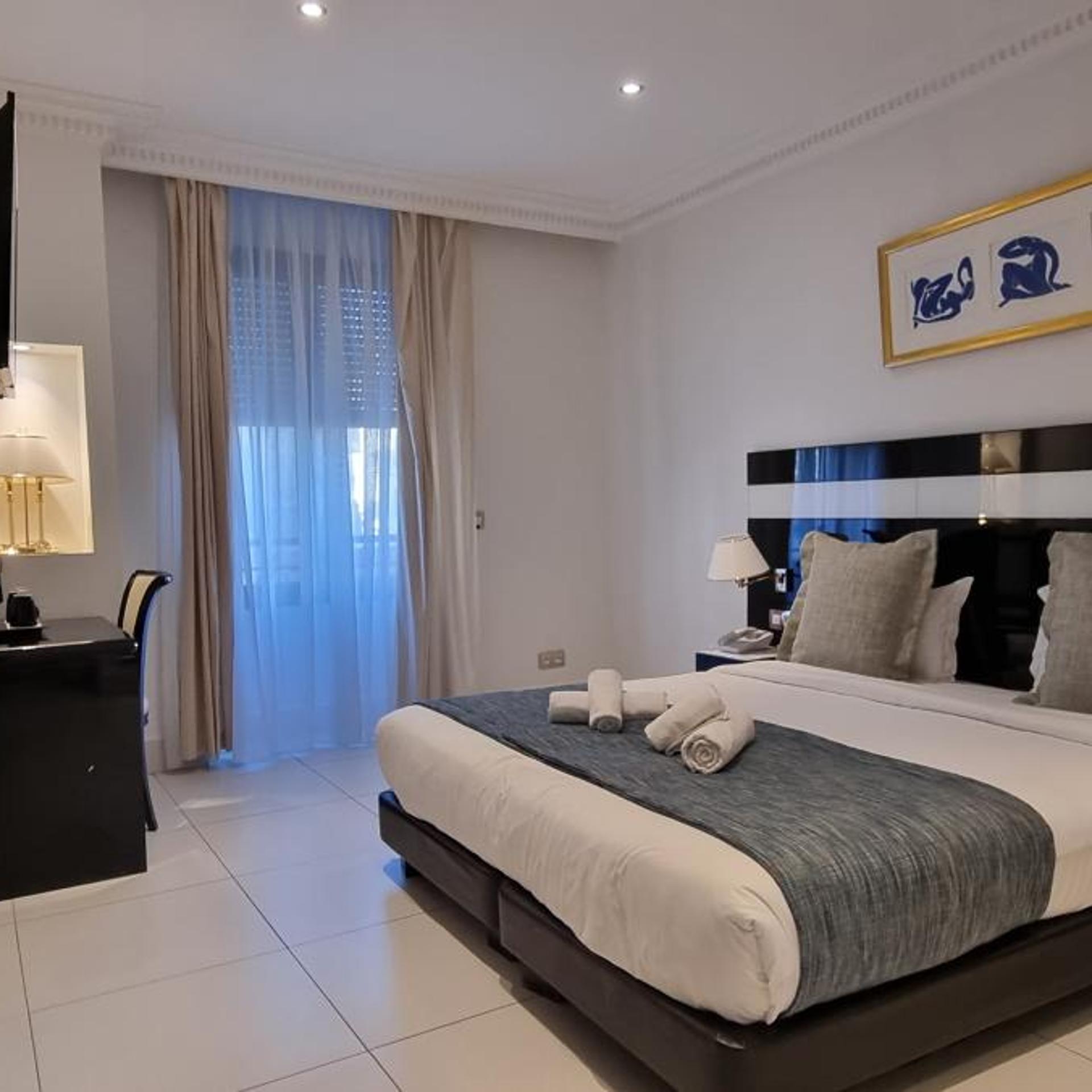Privilege, Double or Twin Bed