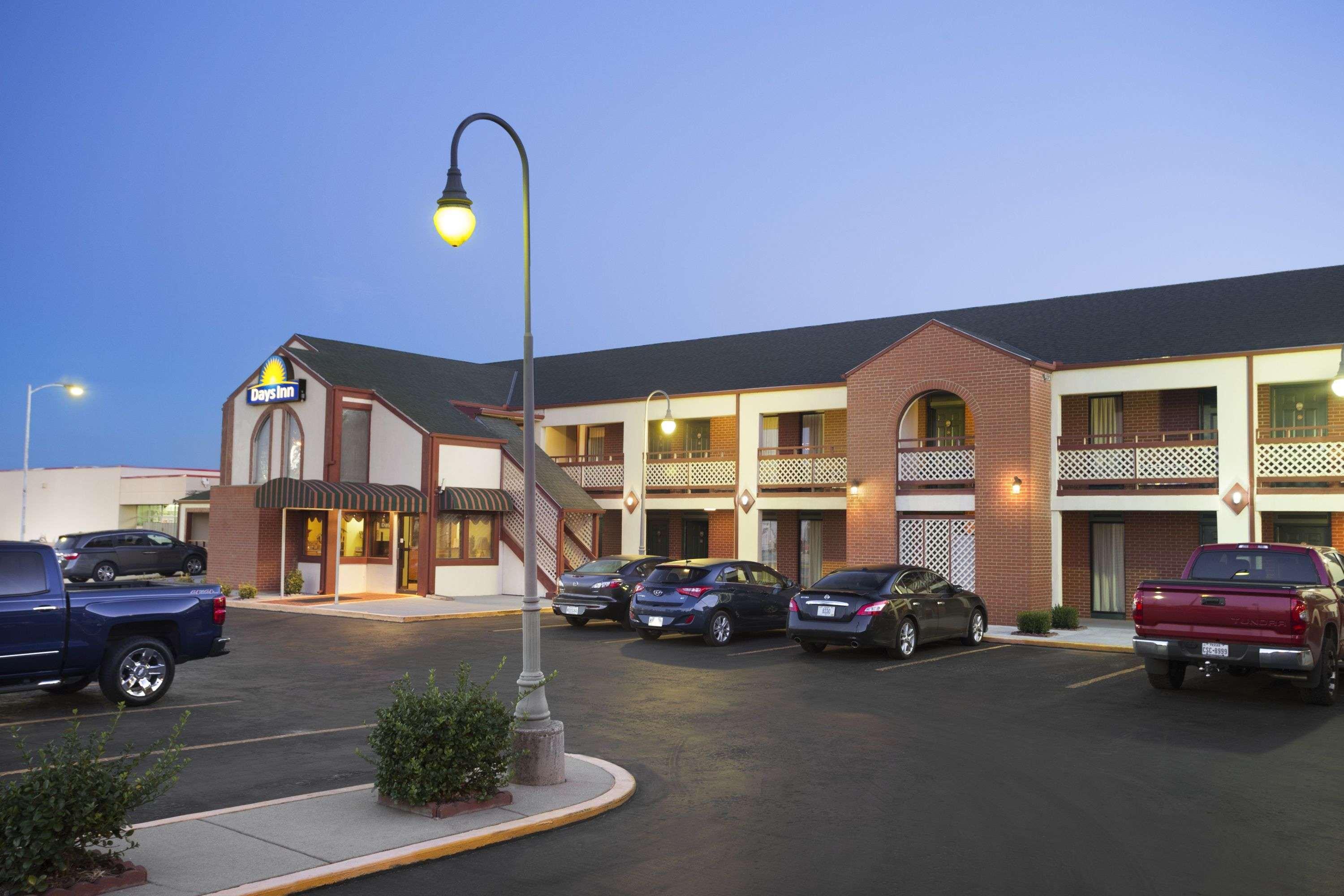 Economy Hotel Wichita- Florence St 40/48