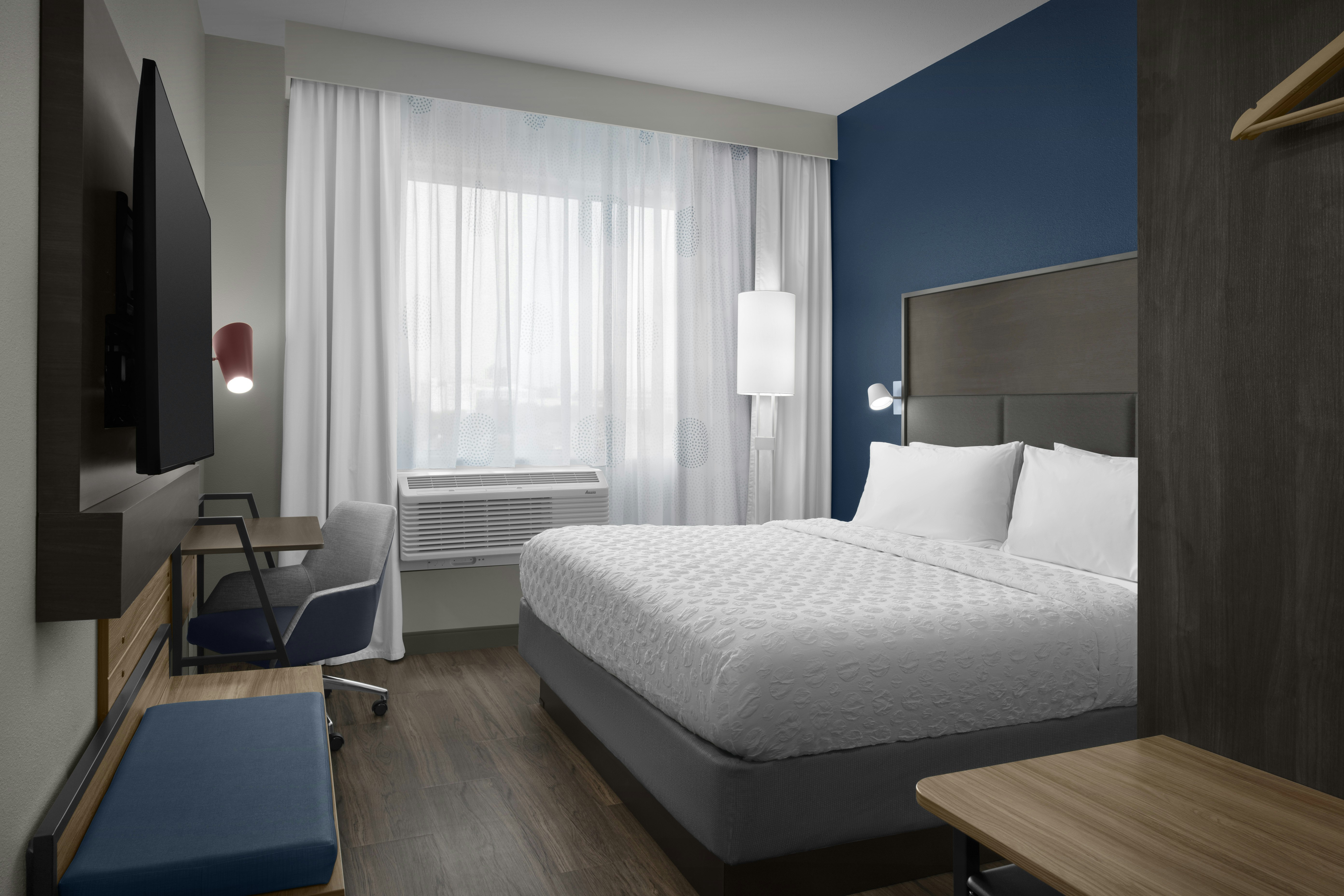 ROOM, KING BED, ACCESSIBLE