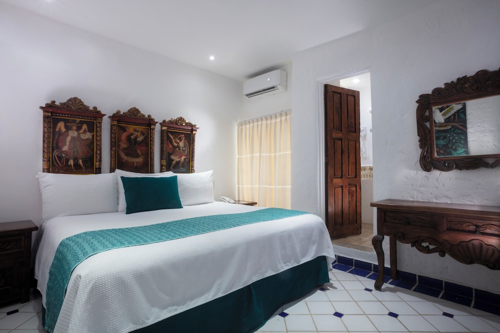 STANDARD, KING BED