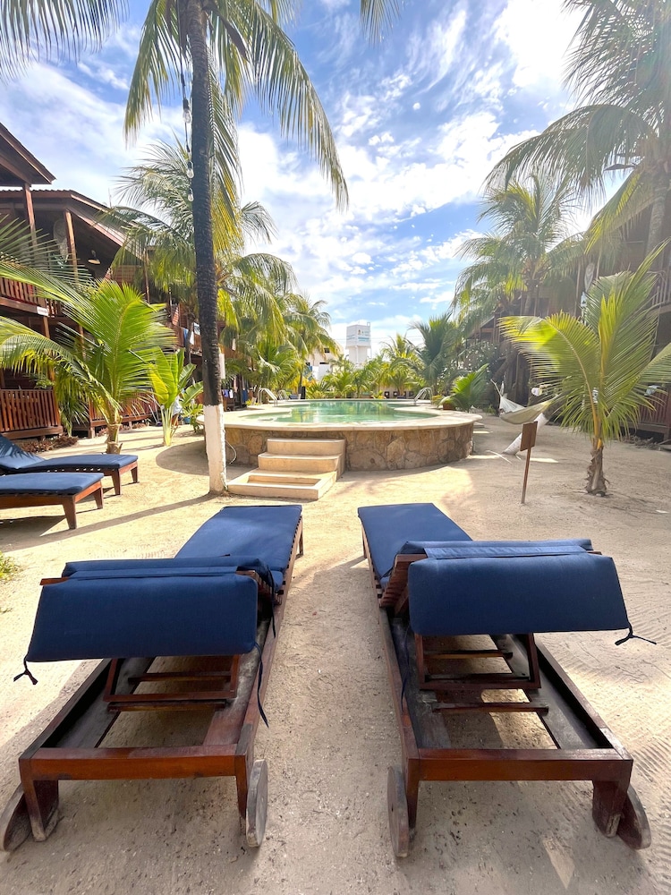 COCONUT BY OOL HOTELS 27/43