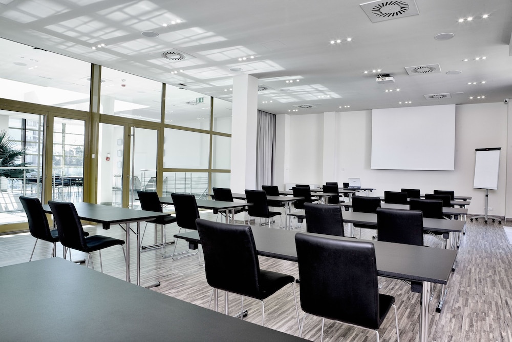 HOTEL MODERNO 59/63