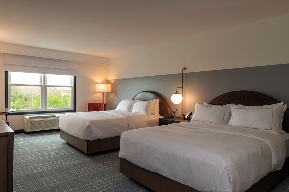 Room, 2 Queen Beds, Lake Side