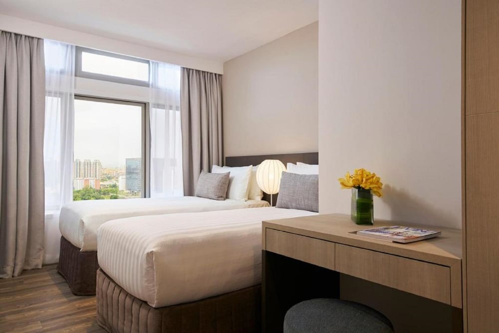 Parkroyal Serviced Suites 12/50