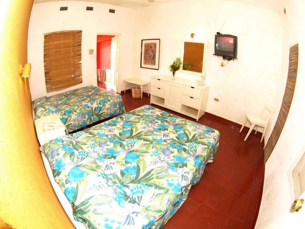 Los Flamingos Hotel 23/47