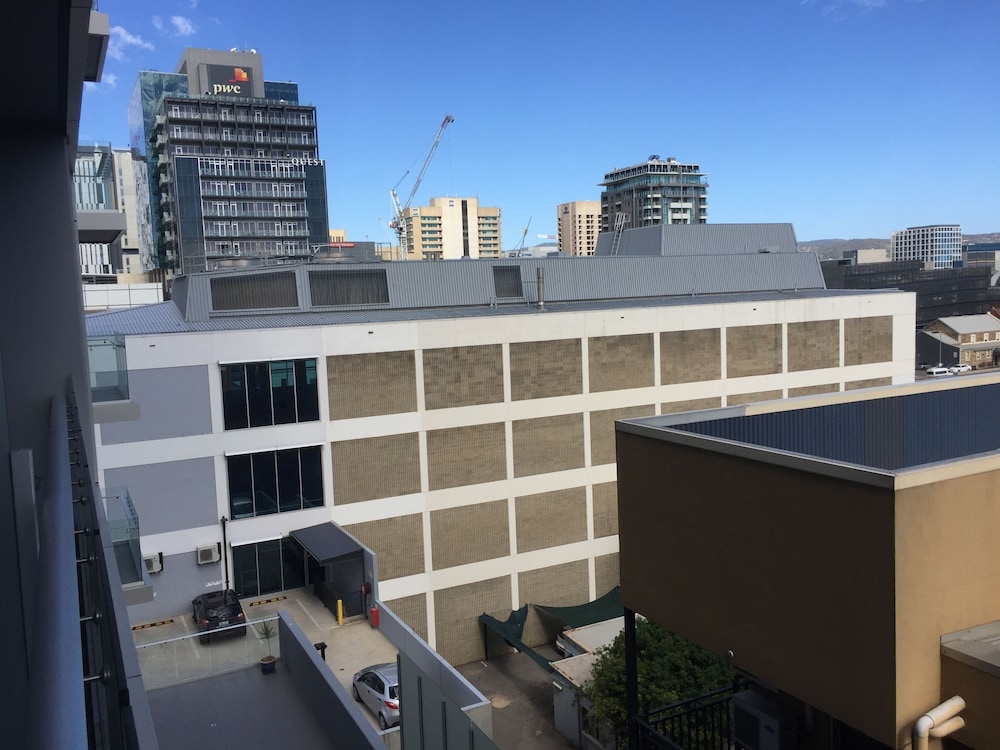 Tasha's Apartments on Morphett 4/50