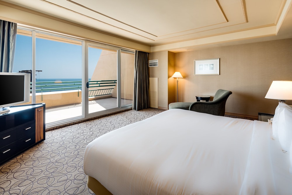 Premium, Suite, King Bed, Ocean Front, Sofa, Balcony