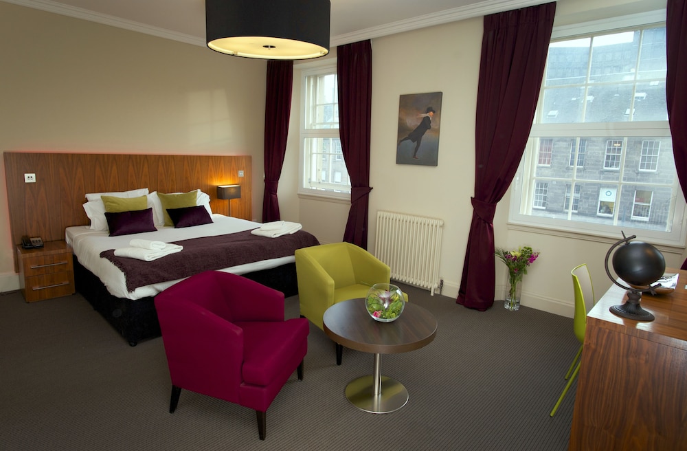 The Place Hotel 49/69