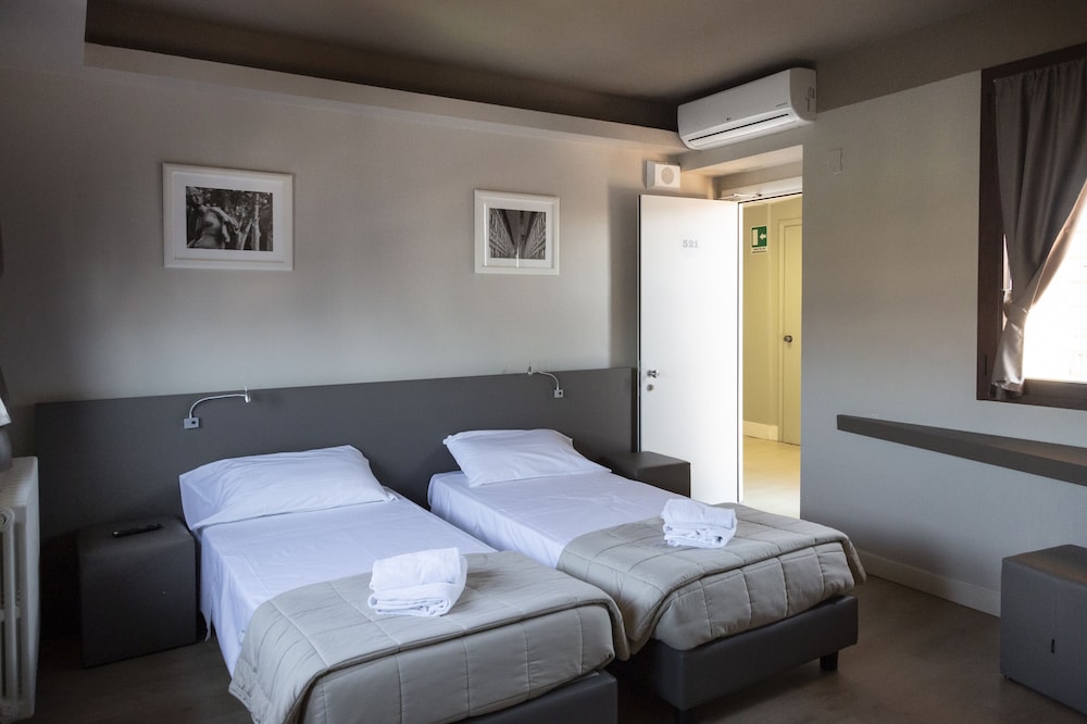STANDARD, TWIN BEDS