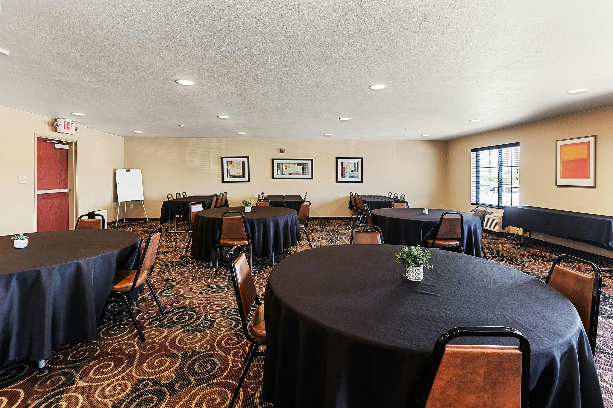 Cobblestone Hotel Knoxville 42/56