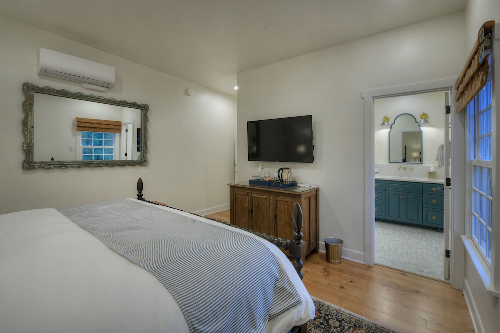 The Armory Park Inn 10/50