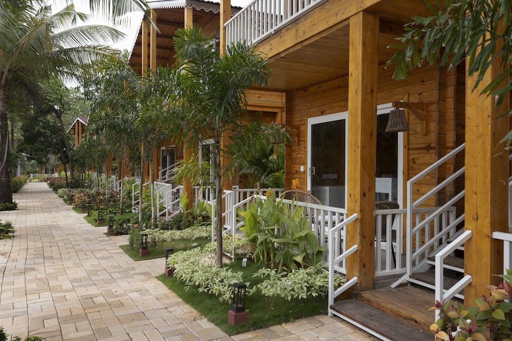 Aralea Beach Resort by Stone Wood Morjim 42/47