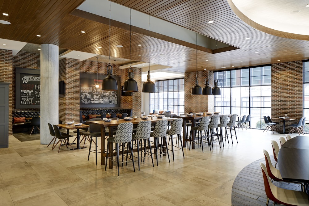 Archer Hotel Burlington 62/80