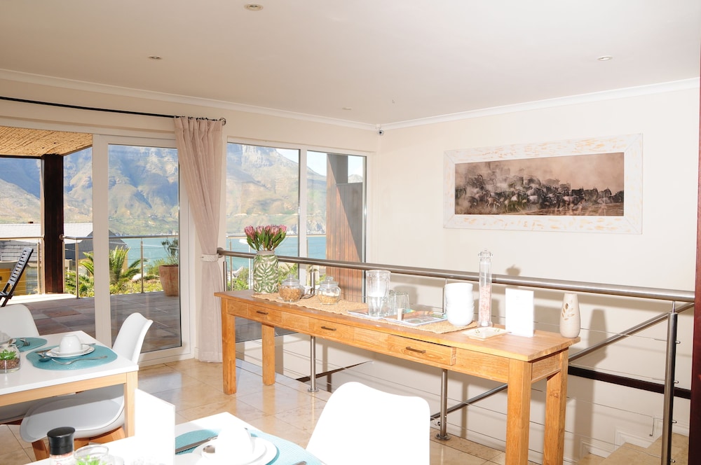 Hout Bay Breeze 33/50