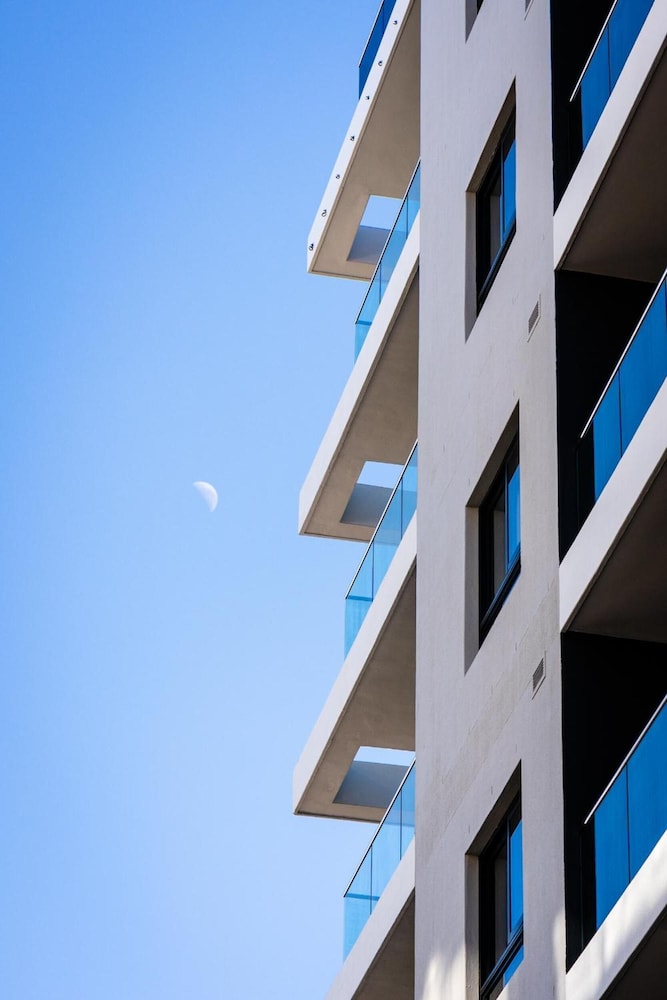 Latitude Aparthotel By Totalstay 4/56