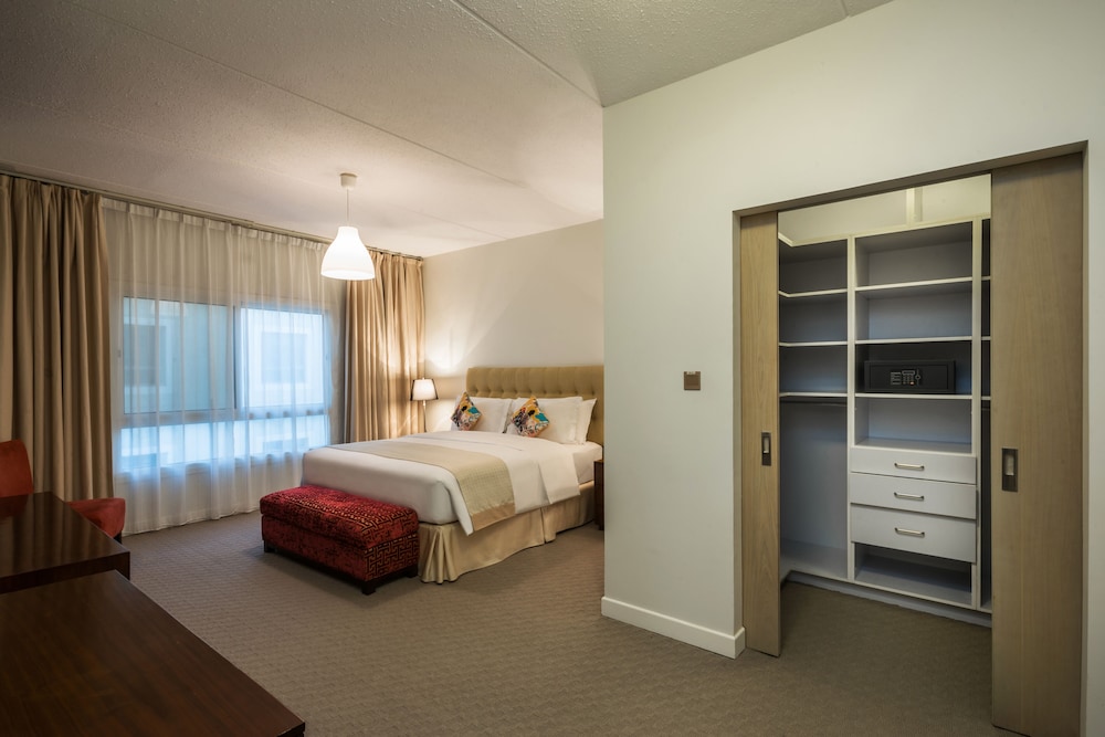 فندق قرية الريم(Al Reem Village Hotel) 14/51