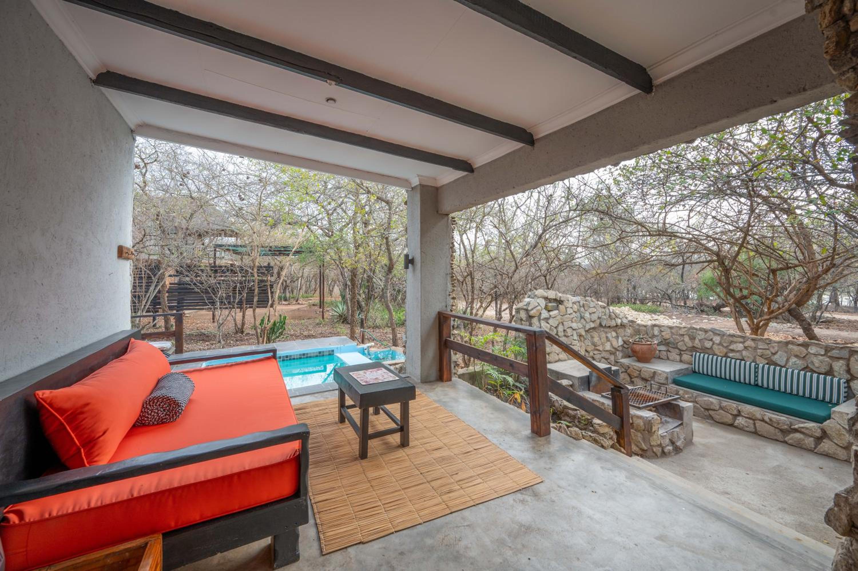 Foxy Crocodile Bush Retreat & Kruger Safaris 16/43