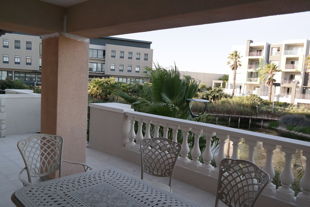 Bougain Villas Apartments 4/26