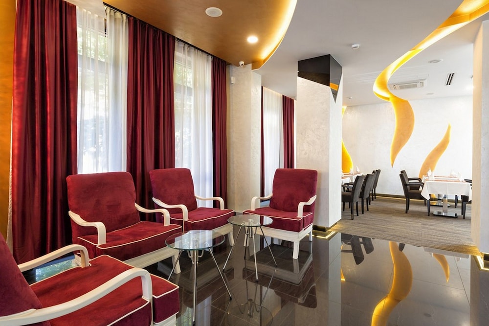 NOVA CITY HOTEL SIGNATURE COLLECTION 35/50