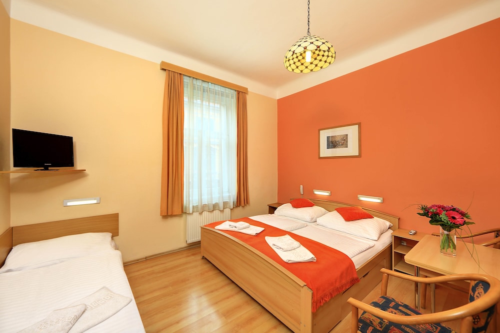 Hotel Golden City Garni 22/55
