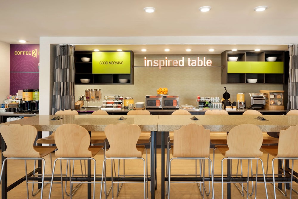 Home2 Suites By Hilton-Roanoke 38/52