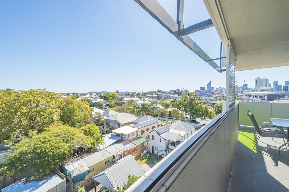 EASTWOOD APARTMENTS 5/46