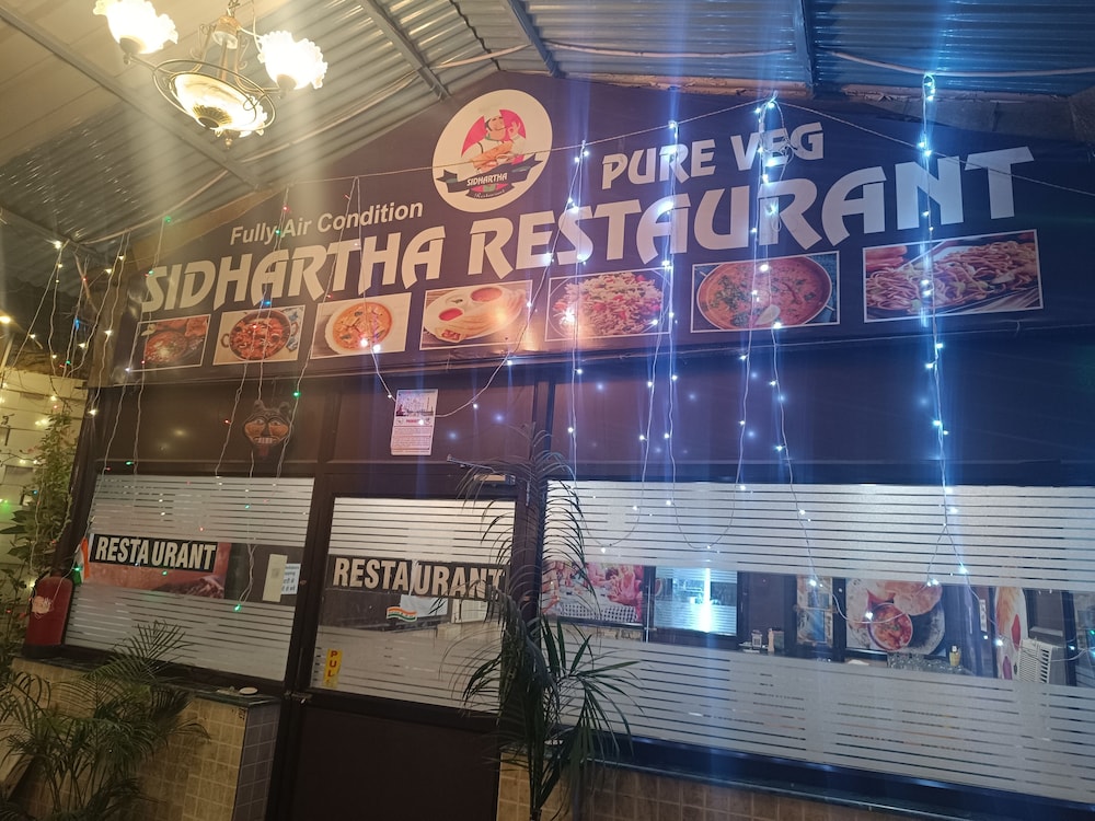 Hotel Sidhartha 8/59