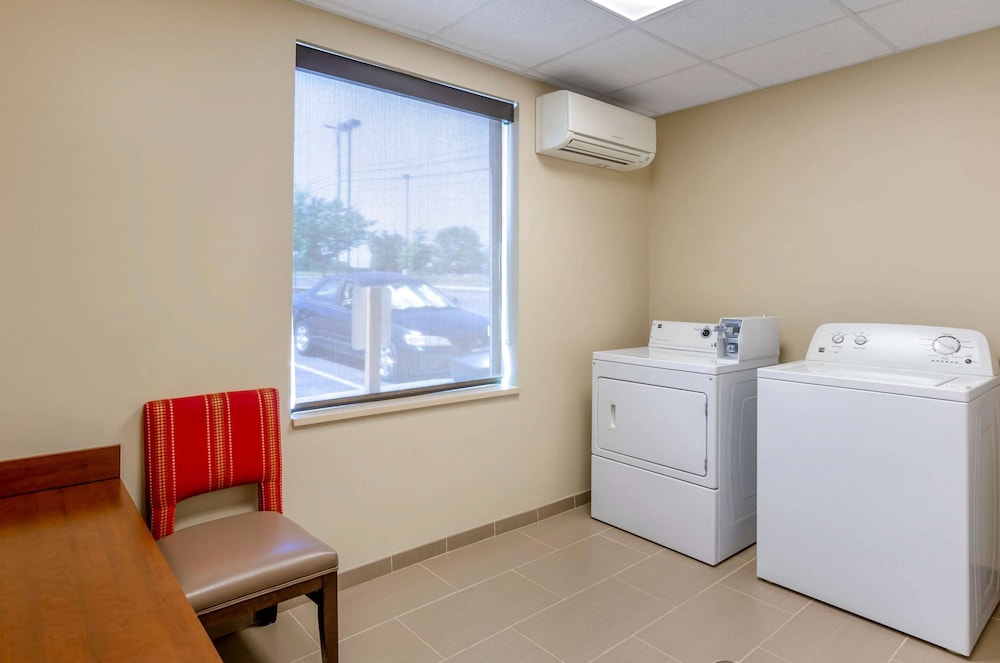 Comfort Inn & Suites Lynchburg Airport - University Area 19/40