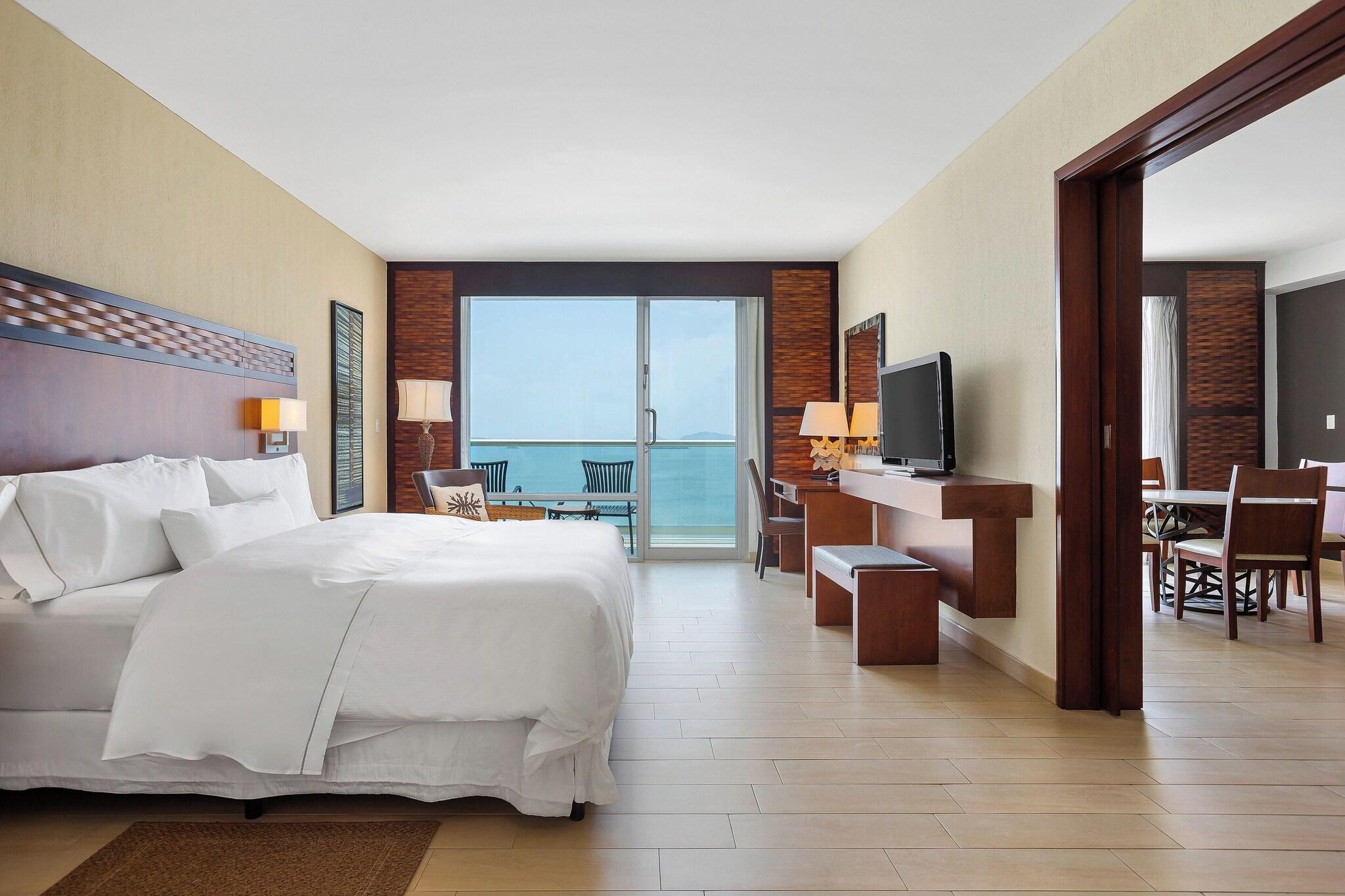 Club, Suite, with View