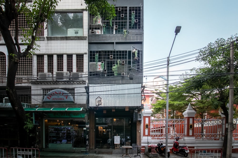Zhelter'bkk 2/70