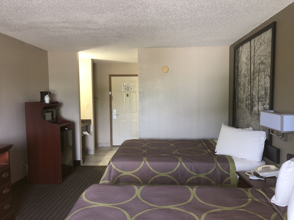 Quality Inn Neosho 12/25