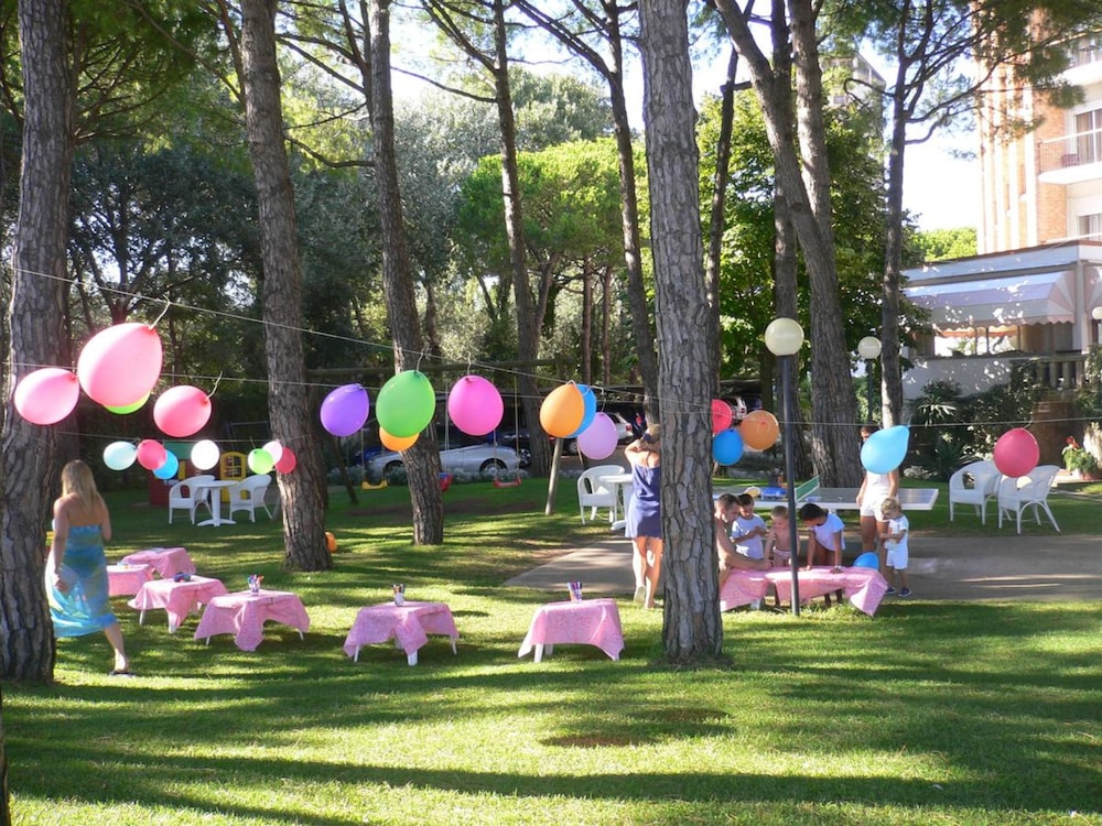 HOTEL BEAU RIVAGE PINETA 32/54